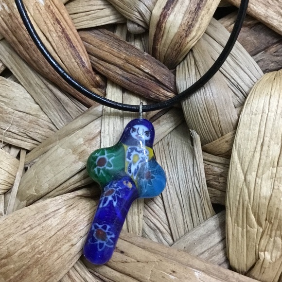 Glass floral cross necklace - Picture 1 of 3